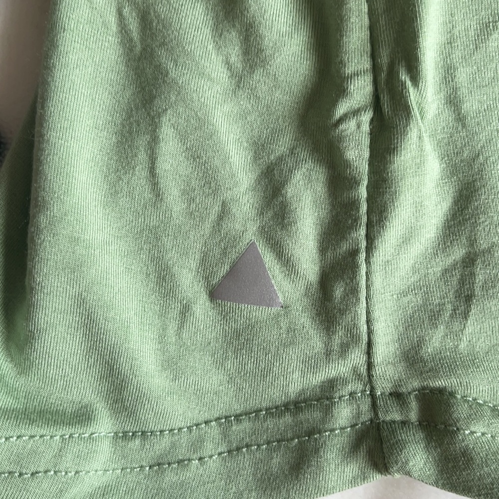 Balance Athletica wanderer top. - Picture 3 of 6